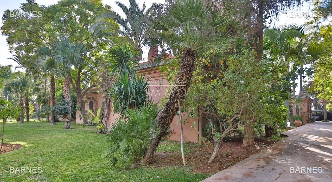 Palais arabo-berbère d’exception – circuit de la palmeraie – 5 suites – oasis d’un hectare