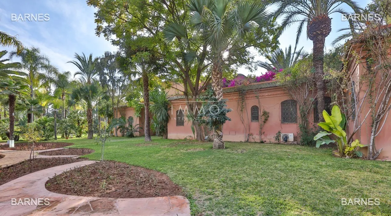 Palais arabo-berbère d’exception – circuit de la palmeraie – 5 suites – oasis d’un hectare