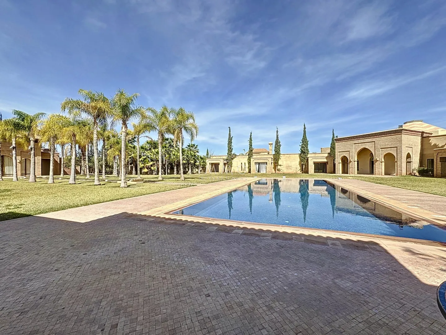 Propriété à vendre à sidi abdellah ghiat marrakech – 8 suites – 2 455 m² – terrain 30 932 m²