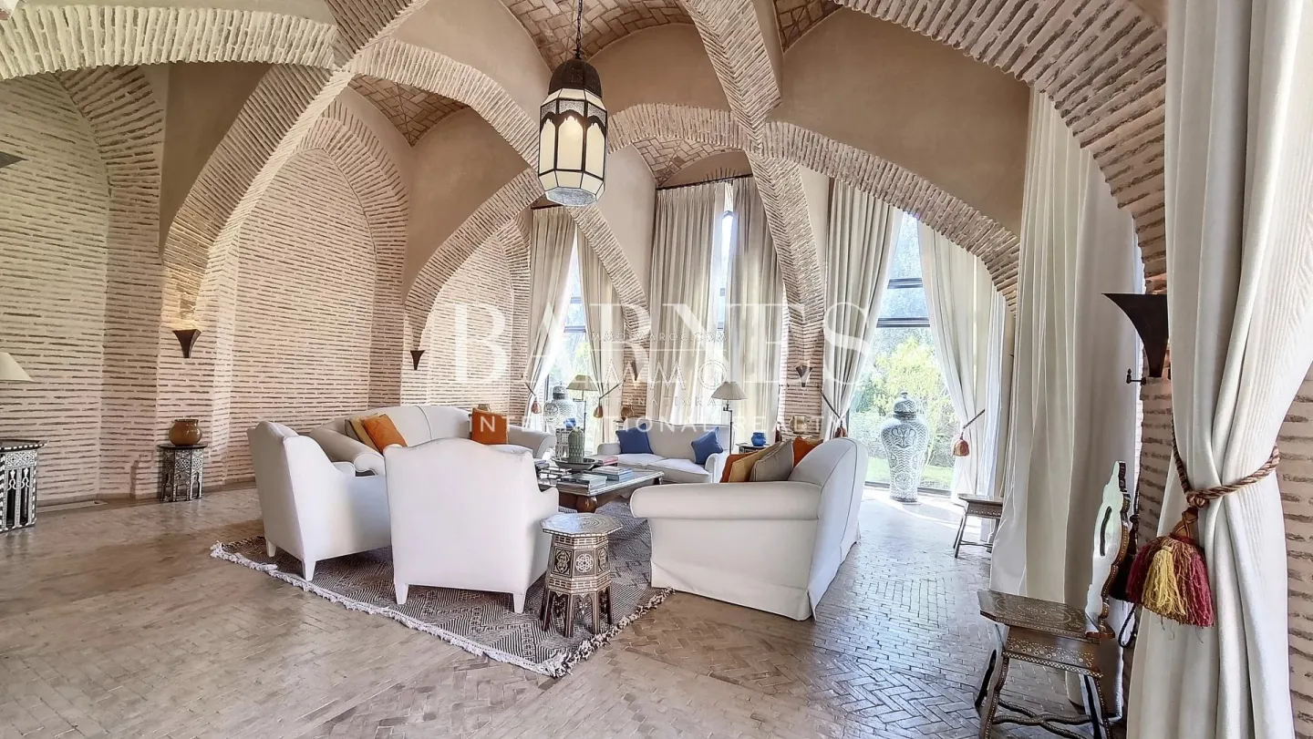 Propriété d’exception en front de golf à vendre – amelkis 1 – emplacement rare