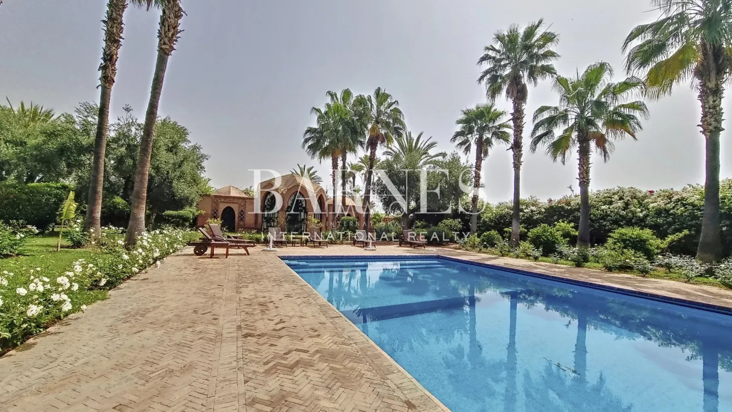 Propriété d’exception en front de golf à vendre – amelkis 1 – emplacement rare