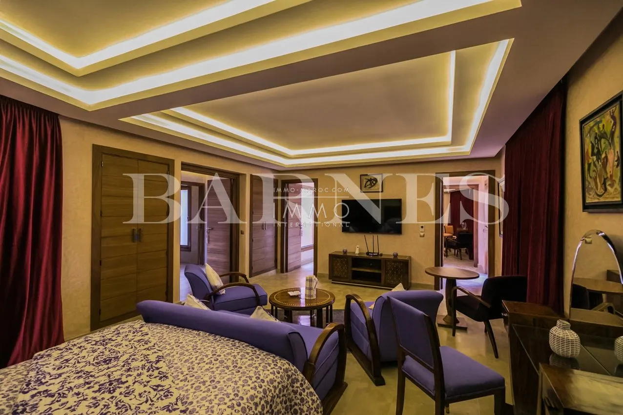 Superbe palais de prestige à la palmeraie – dar tounsi – 8 suites – parc de 1 hectare