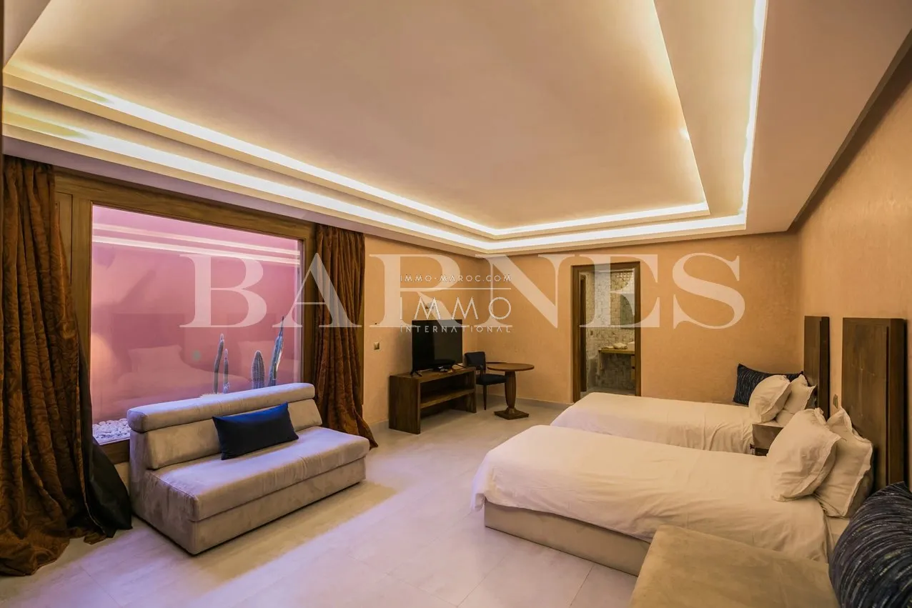 Superbe palais de prestige à la palmeraie – dar tounsi – 8 suites – parc de 1 hectare