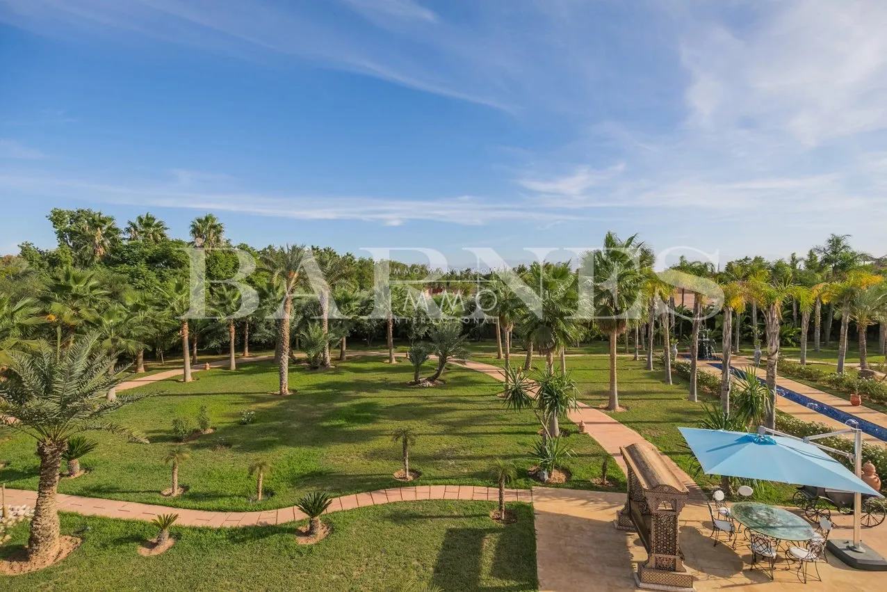 Superbe palais de prestige à la palmeraie – dar tounsi – 8 suites – parc de 1 hectare