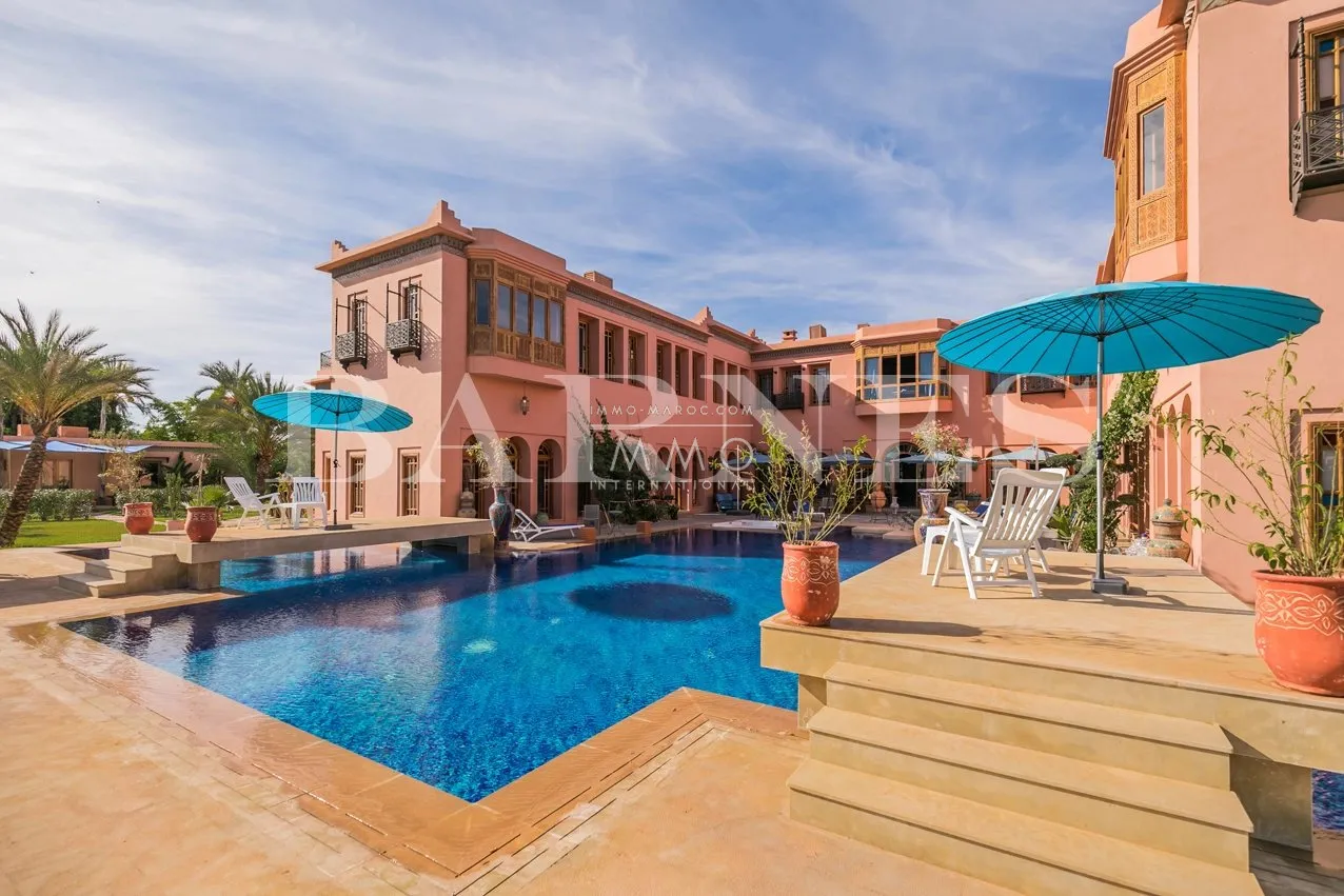 Superbe palais de prestige à la palmeraie – dar tounsi – 8 suites – parc de 1 hectare