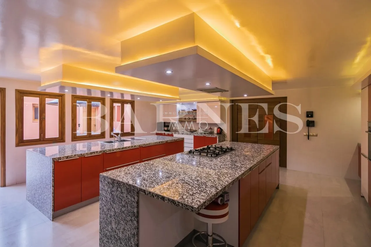 Superbe palais de prestige à la palmeraie – dar tounsi – 8 suites – parc de 1 hectare