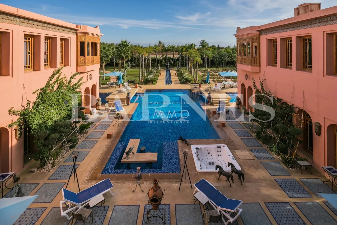 Superbe palais de prestige à la palmeraie – dar tounsi – 8 suites – parc de 1 hectare