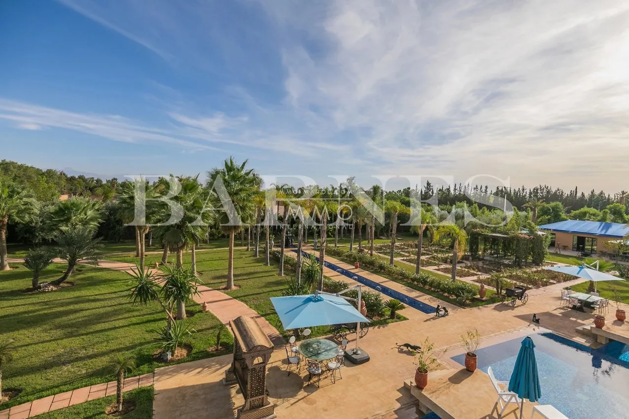 Superbe palais de prestige à la palmeraie – dar tounsi – 8 suites – parc de 1 hectare