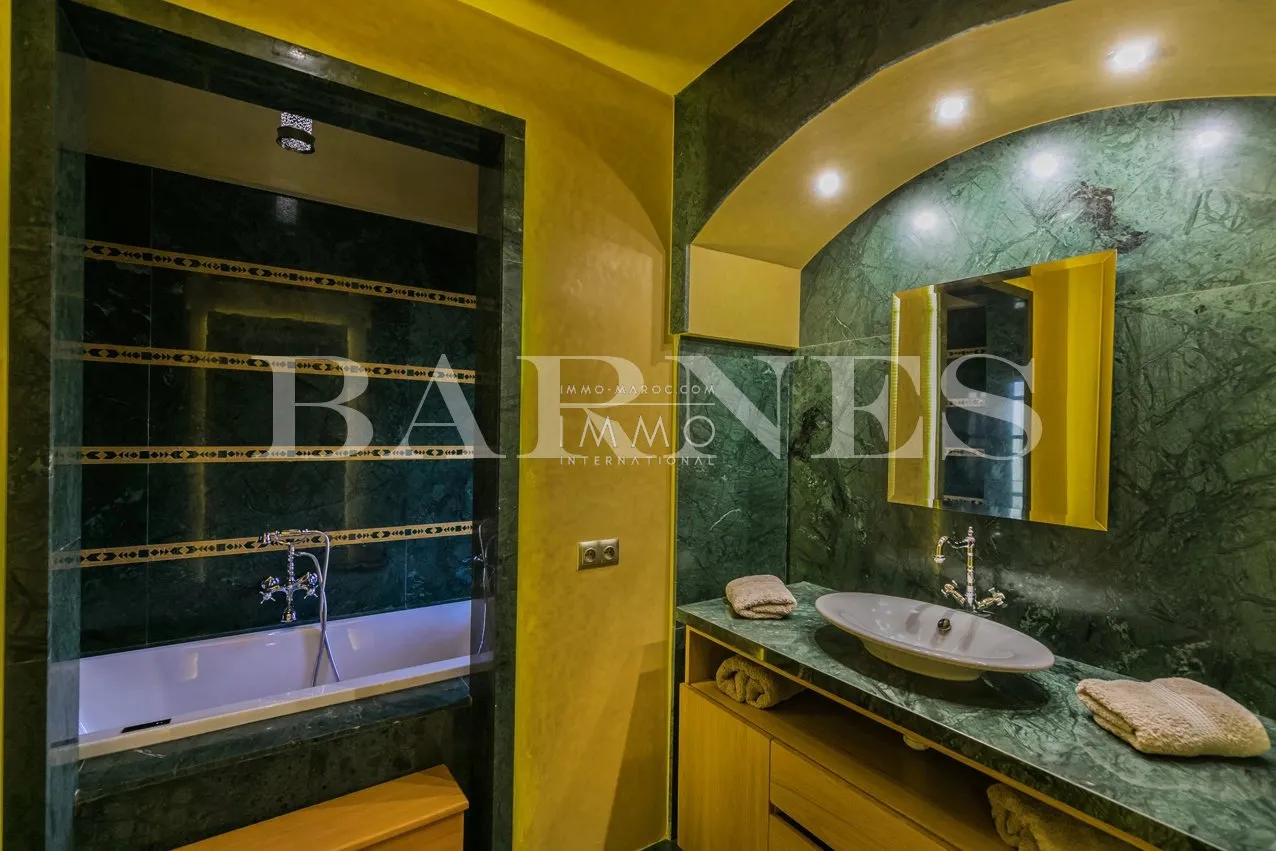 Superbe palais de prestige à la palmeraie – dar tounsi – 8 suites – parc de 1 hectare