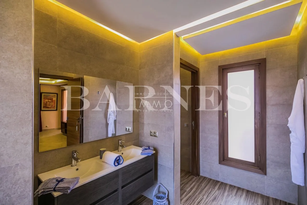 Superbe palais de prestige à la palmeraie – dar tounsi – 8 suites – parc de 1 hectare