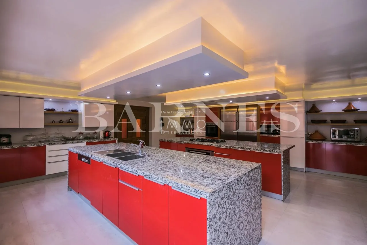 Superbe palais de prestige à la palmeraie – dar tounsi – 8 suites – parc de 1 hectare