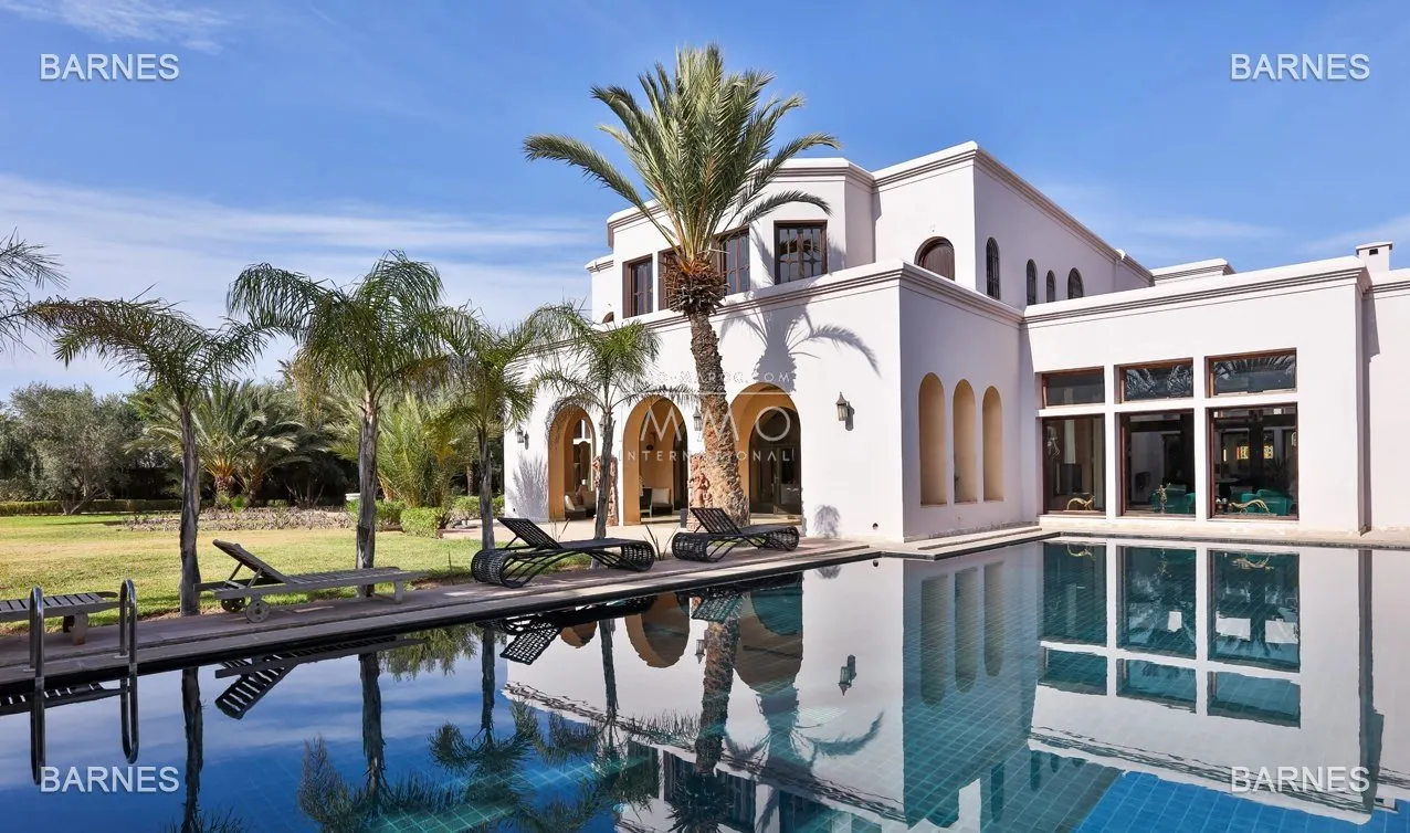 Propriété de majesté à la palmeraie – volumes monumentaux – parc luxuriant d’un hectare