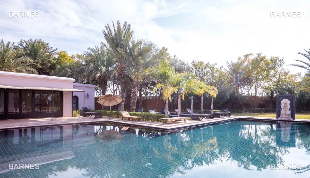 Propriété de majesté à la palmeraie – volumes monumentaux – parc luxuriant d’un hectare
