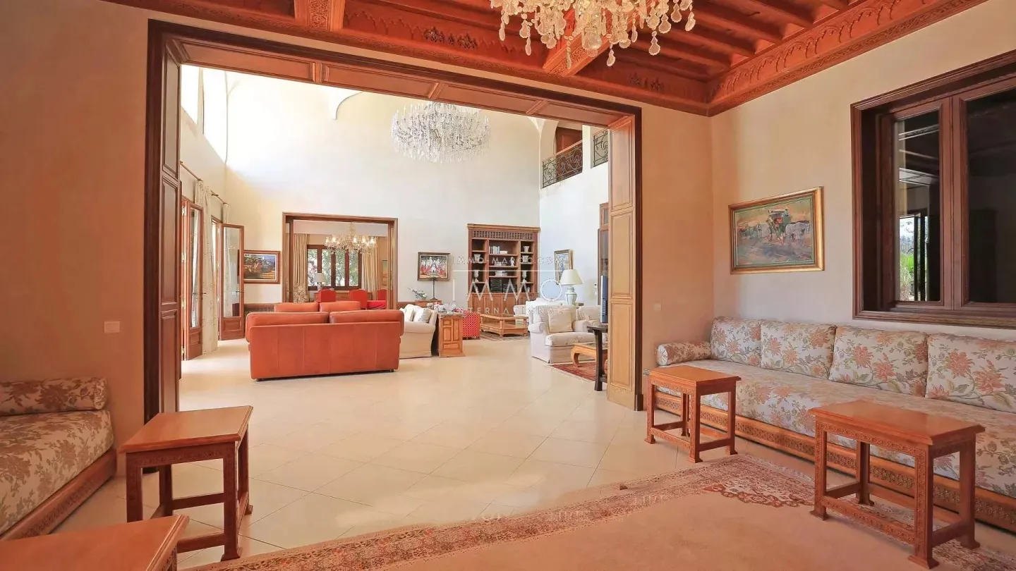 Villa à vendre palmeraie – 10 chambres – 1 200 m² – terrain 1 ha – architecture coloniale & marocaine – parc luxuriant