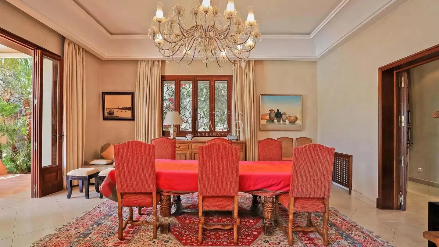 Villa à vendre palmeraie – 10 chambres – 1 200 m² – terrain 1 ha – architecture coloniale & marocaine – parc luxuriant