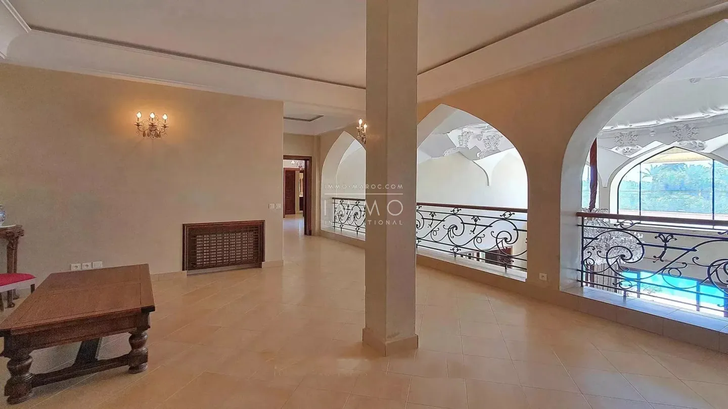 Villa à vendre palmeraie – 10 chambres – 1 200 m² – terrain 1 ha – architecture coloniale & marocaine – parc luxuriant