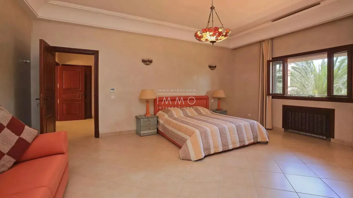 Villa à vendre palmeraie – 10 chambres – 1 200 m² – terrain 1 ha – architecture coloniale & marocaine – parc luxuriant