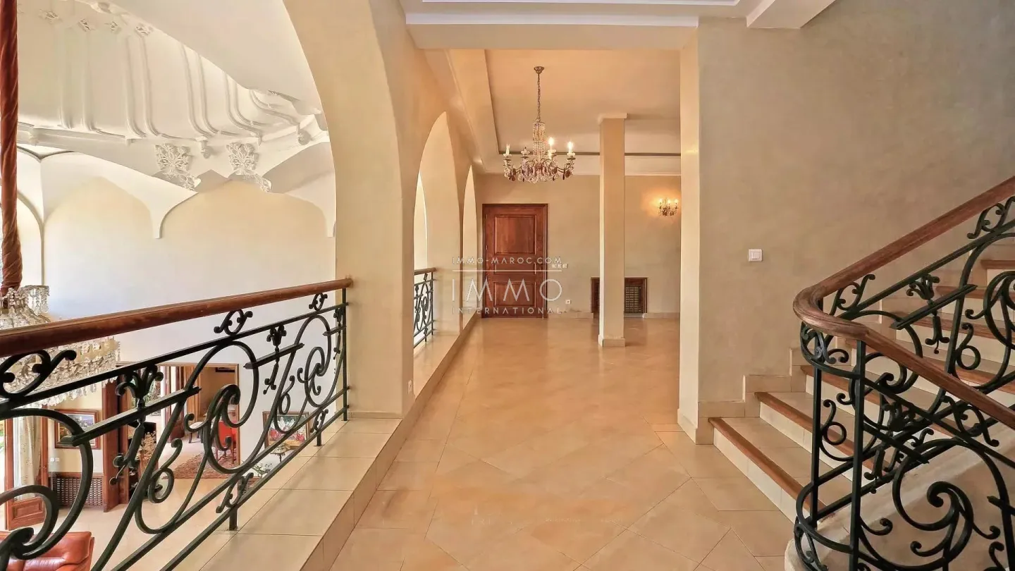 Villa à vendre palmeraie – 10 chambres – 1 200 m² – terrain 1 ha – architecture coloniale & marocaine – parc luxuriant