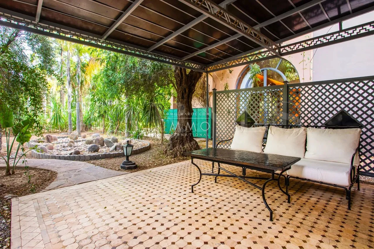 Palais d’hôtes d’exception à vendre – palmeraie – 19 suites – domaine de 2,2 hectares