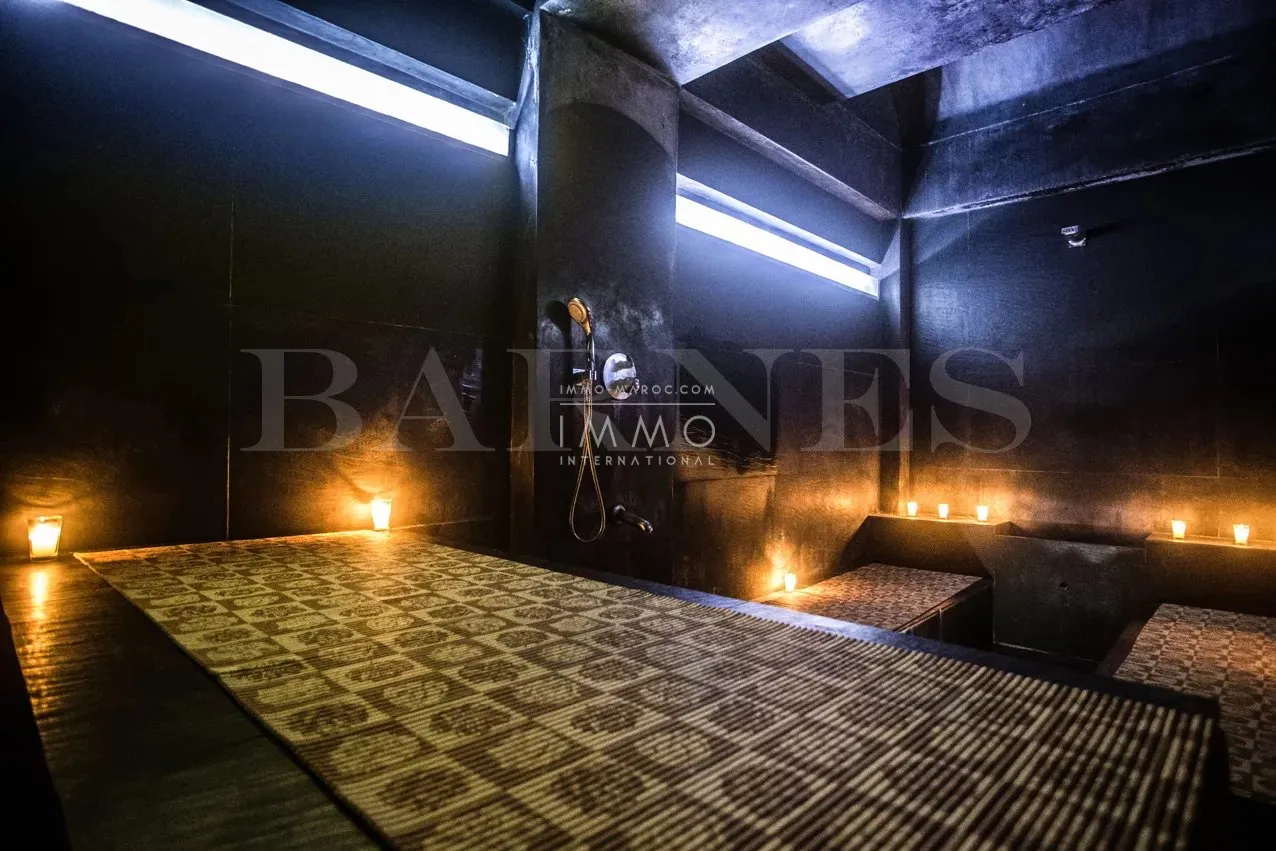 Palais d’hôtes d’exception à vendre – palmeraie – 19 suites – domaine de 2,2 hectares