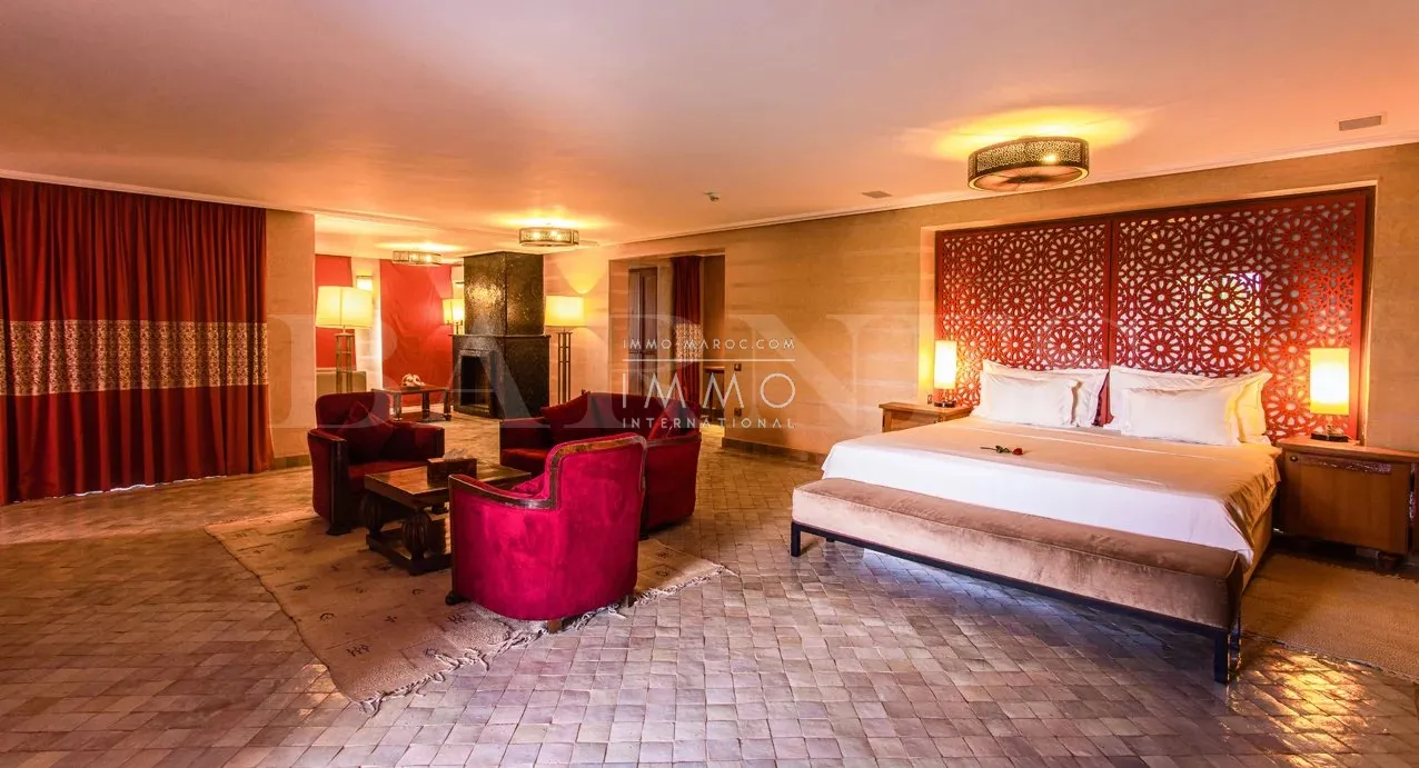 Palais d’hôtes d’exception à vendre – palmeraie – 19 suites – domaine de 2,2 hectares