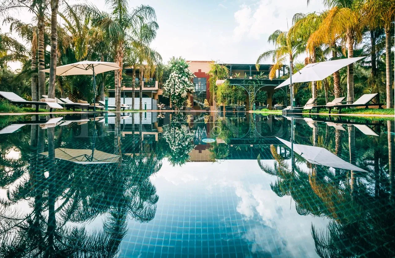 Palais d’hôtes d’exception à vendre – palmeraie – 19 suites – domaine de 2,2 hectares