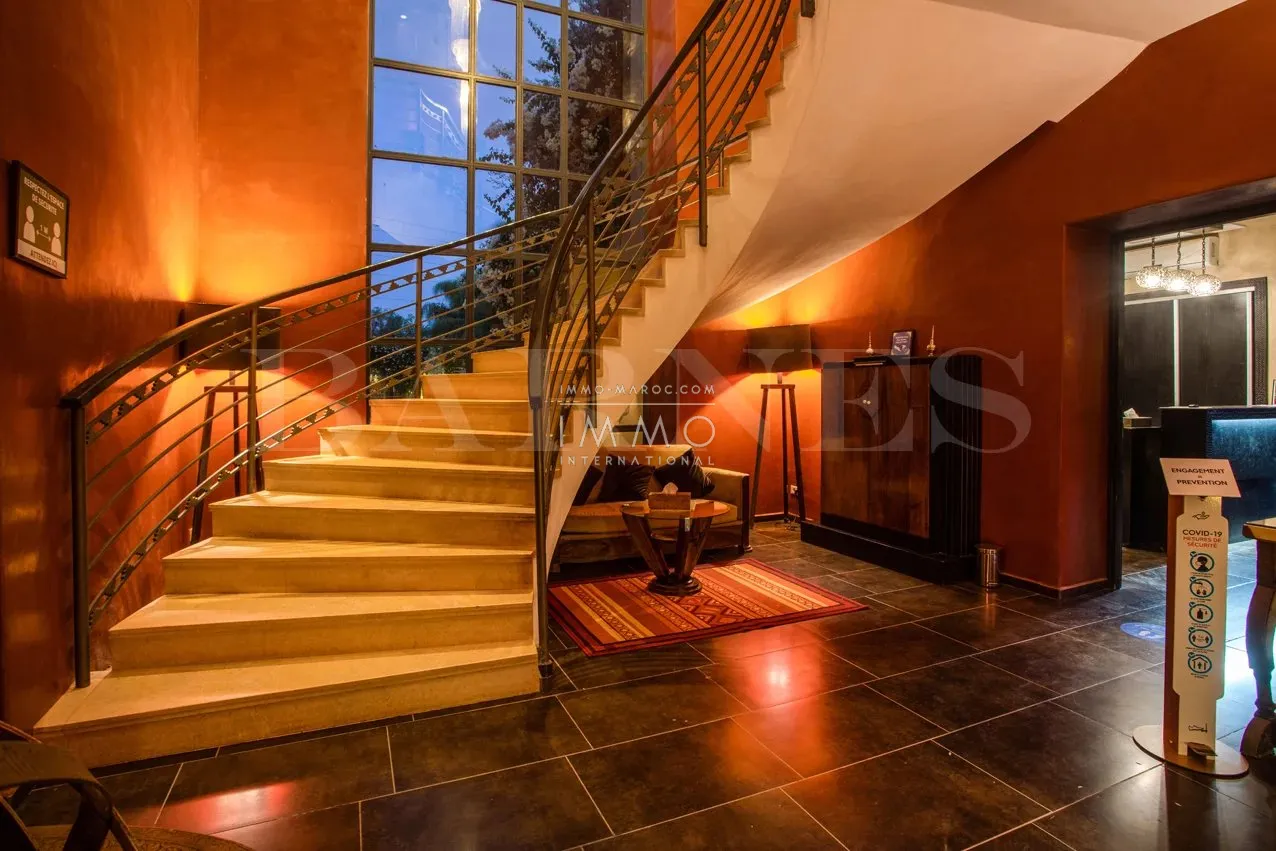 Palais d’hôtes d’exception à vendre – palmeraie – 19 suites – domaine de 2,2 hectares