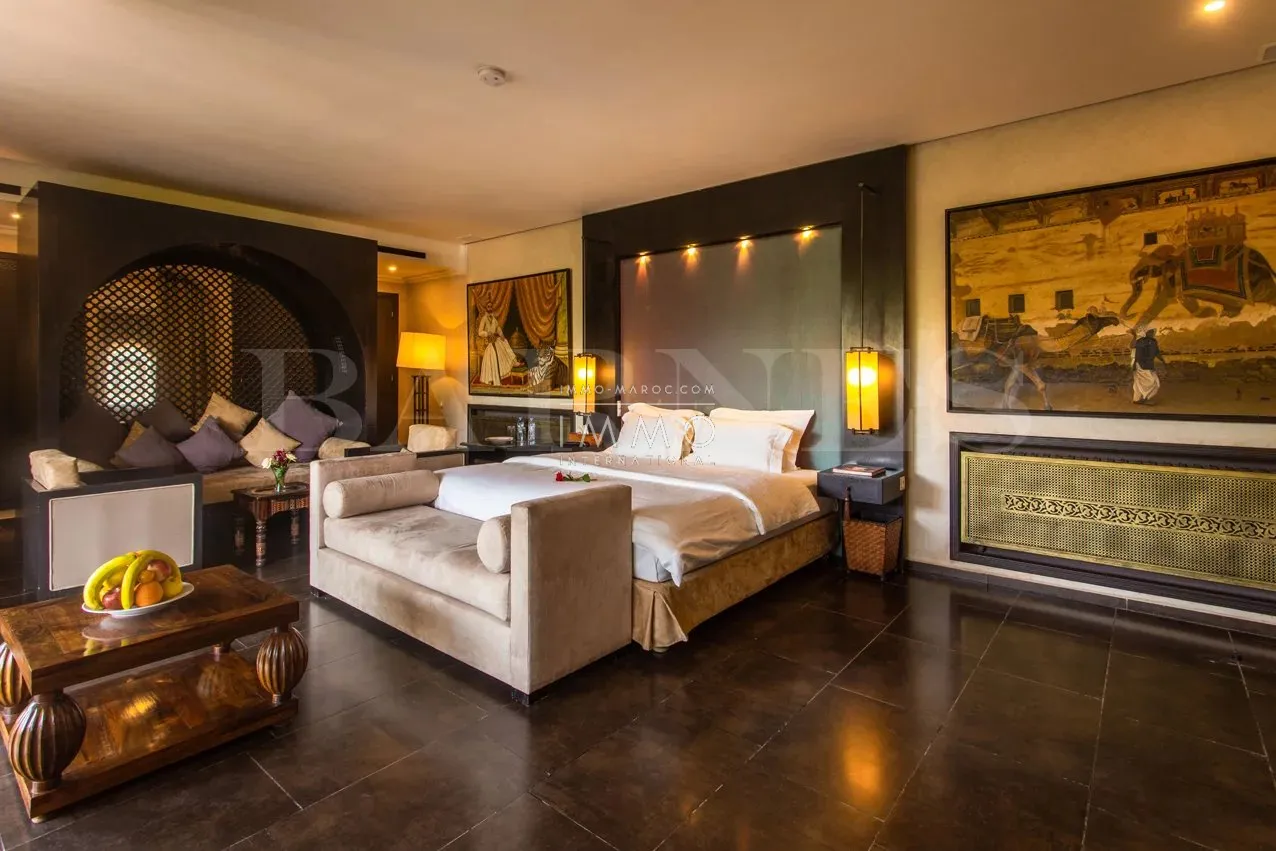 Palais d’hôtes d’exception à vendre – palmeraie – 19 suites – domaine de 2,2 hectares