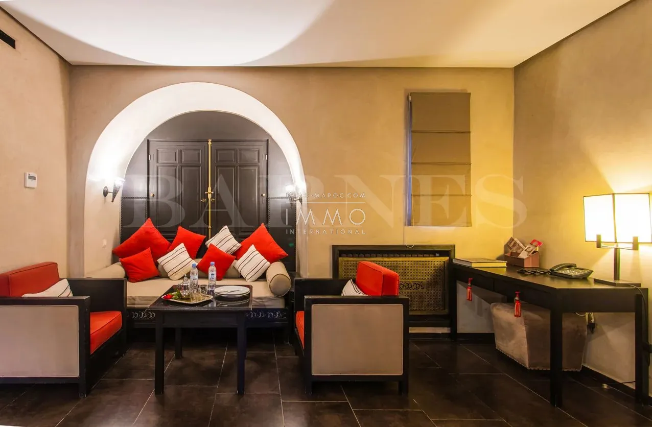 Palais d’hôtes d’exception à vendre – palmeraie – 19 suites – domaine de 2,2 hectares