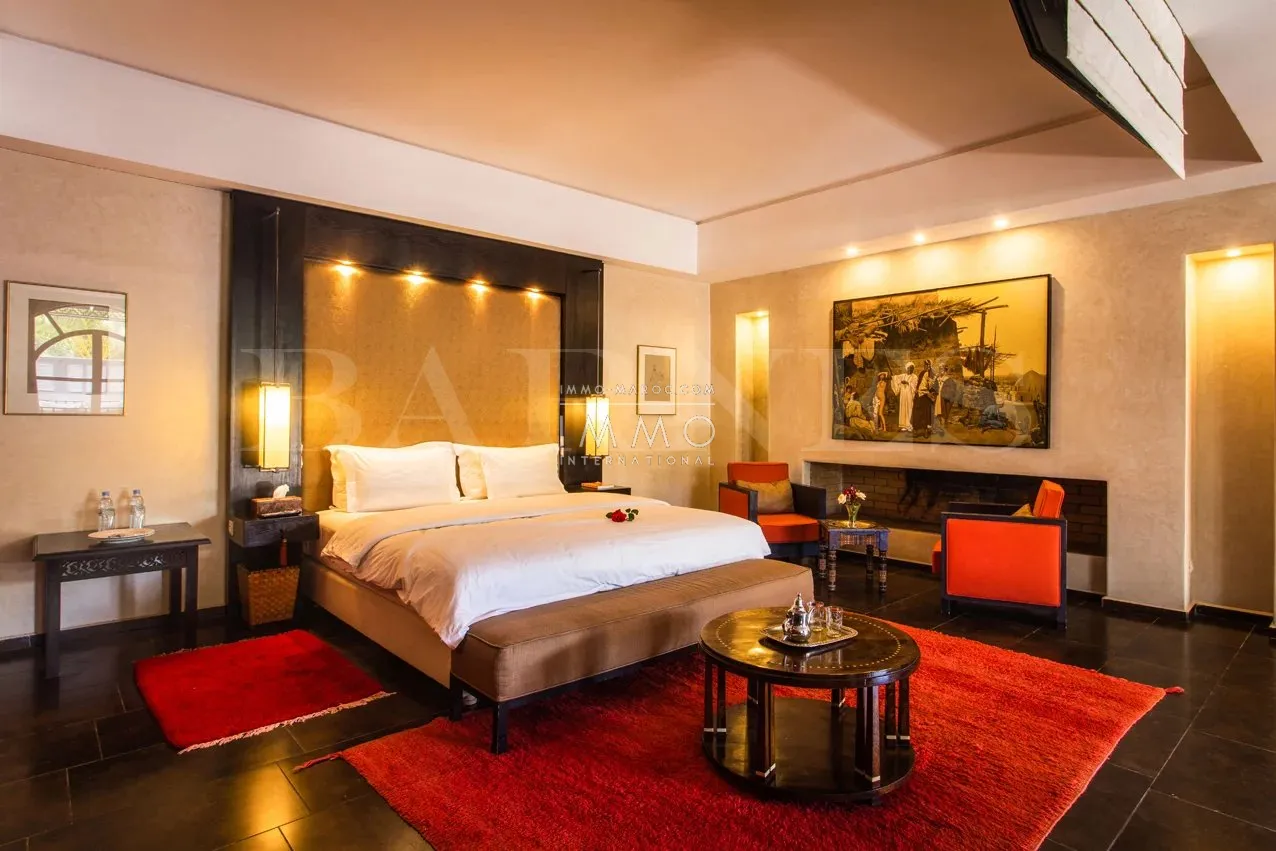 Palais d’hôtes d’exception à vendre – palmeraie – 19 suites – domaine de 2,2 hectares