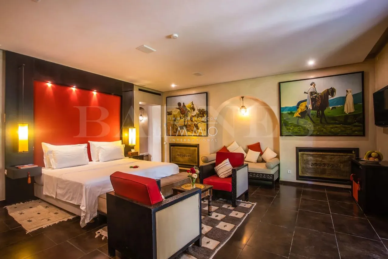 Palais d’hôtes d’exception à vendre – palmeraie – 19 suites – domaine de 2,2 hectares