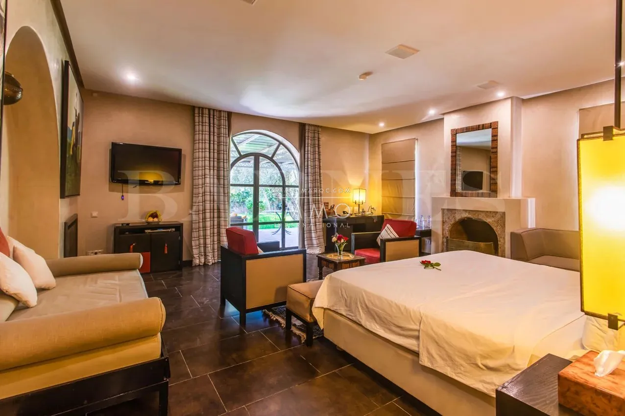 Palais d’hôtes d’exception à vendre – palmeraie – 19 suites – domaine de 2,2 hectares