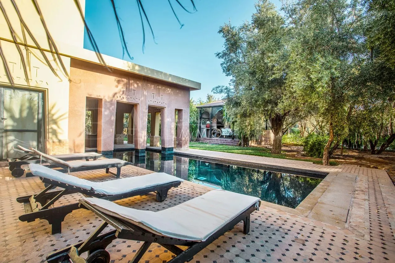 Palais d’hôtes d’exception à vendre – palmeraie – 19 suites – domaine de 2,2 hectares