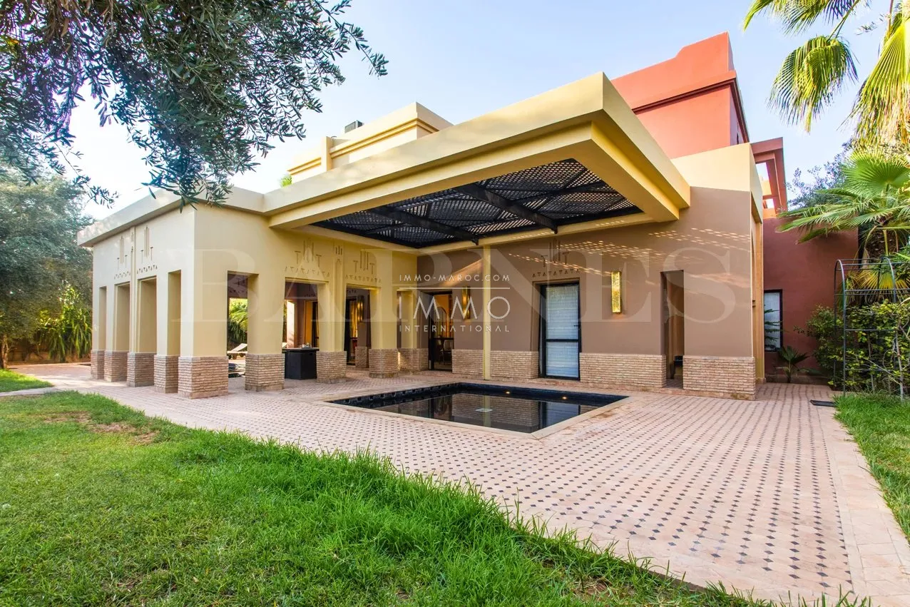 Palais d’hôtes d’exception à vendre – palmeraie – 19 suites – domaine de 2,2 hectares