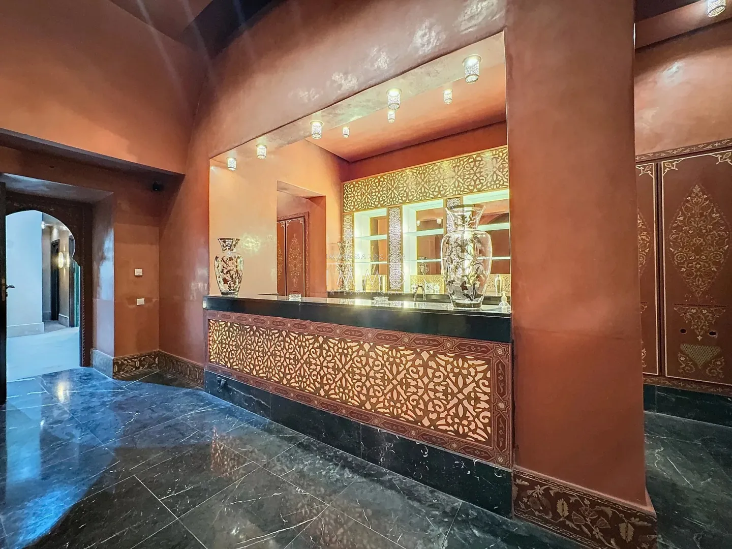 Palais arabo-andalou à vendre dans la palmeraie – 9 suites – parc de 2 hectares