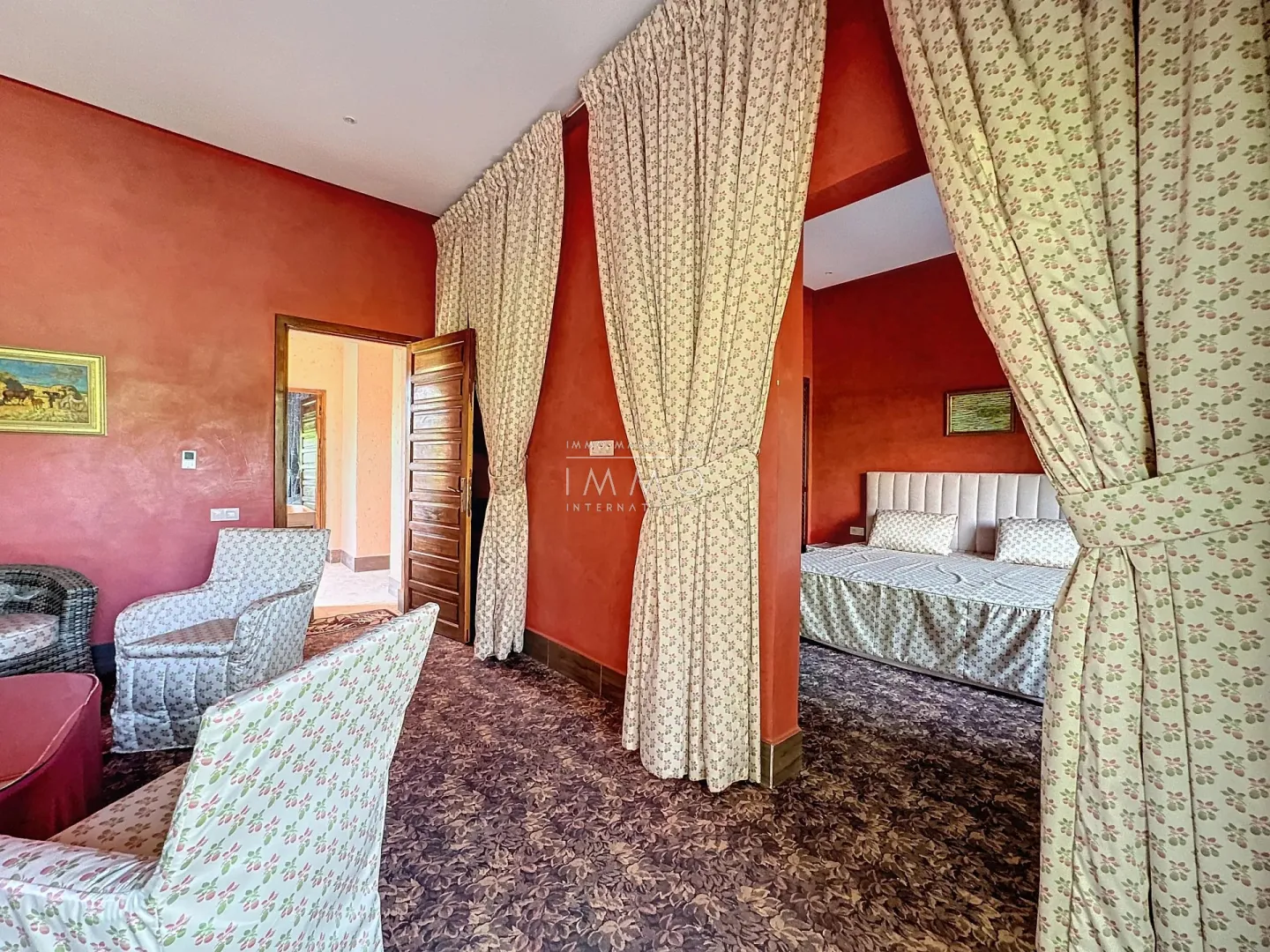 Palais arabo-andalou à vendre dans la palmeraie – 9 suites – parc de 2 hectares