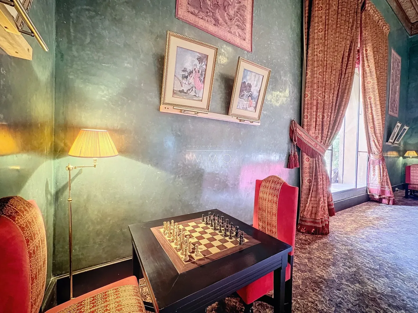 Palais arabo-andalou à vendre dans la palmeraie – 9 suites – parc de 2 hectares