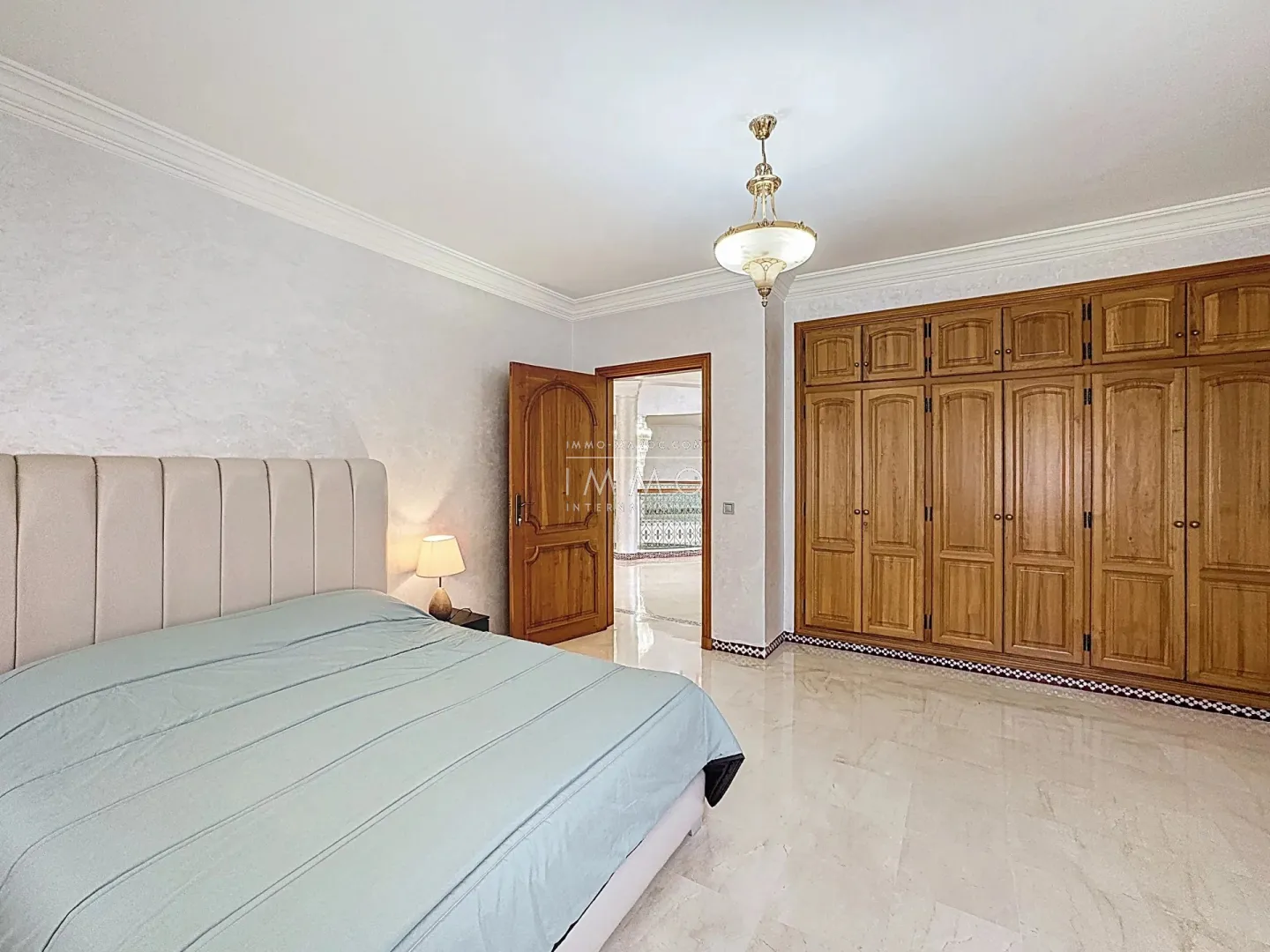 Barnes marrakech vous propose une villa ,située dans le quartier résidentiel et très recherché d’agdal