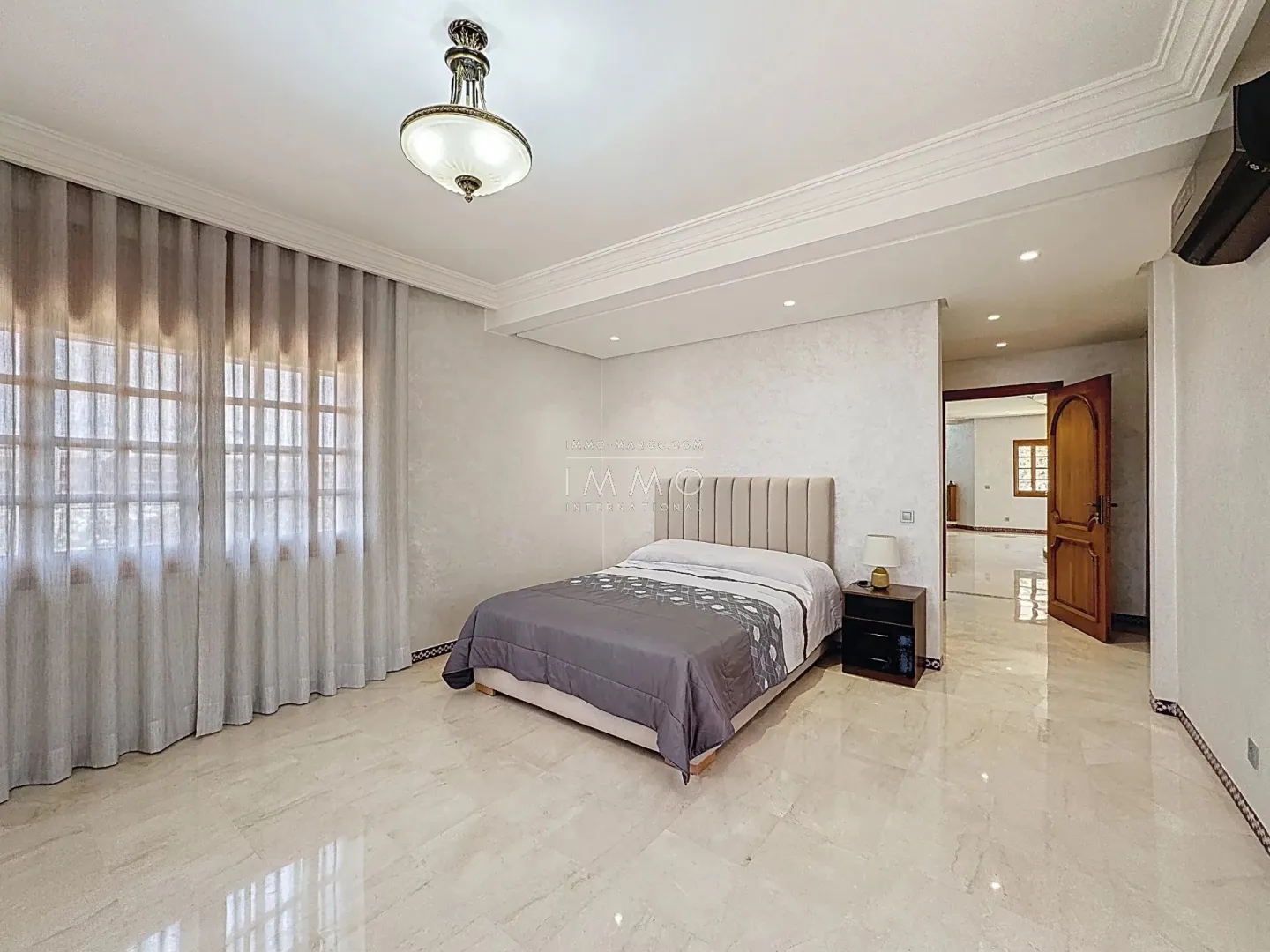 Barnes marrakech vous propose une villa ,située dans le quartier résidentiel et très recherché d’agdal