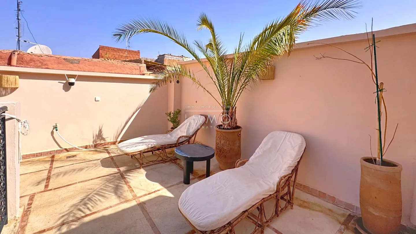 Riad à vendre – kasbah – 4 chambres – bassin patio – toit couvrant électrique – clé en main – maison d'hôtes possible