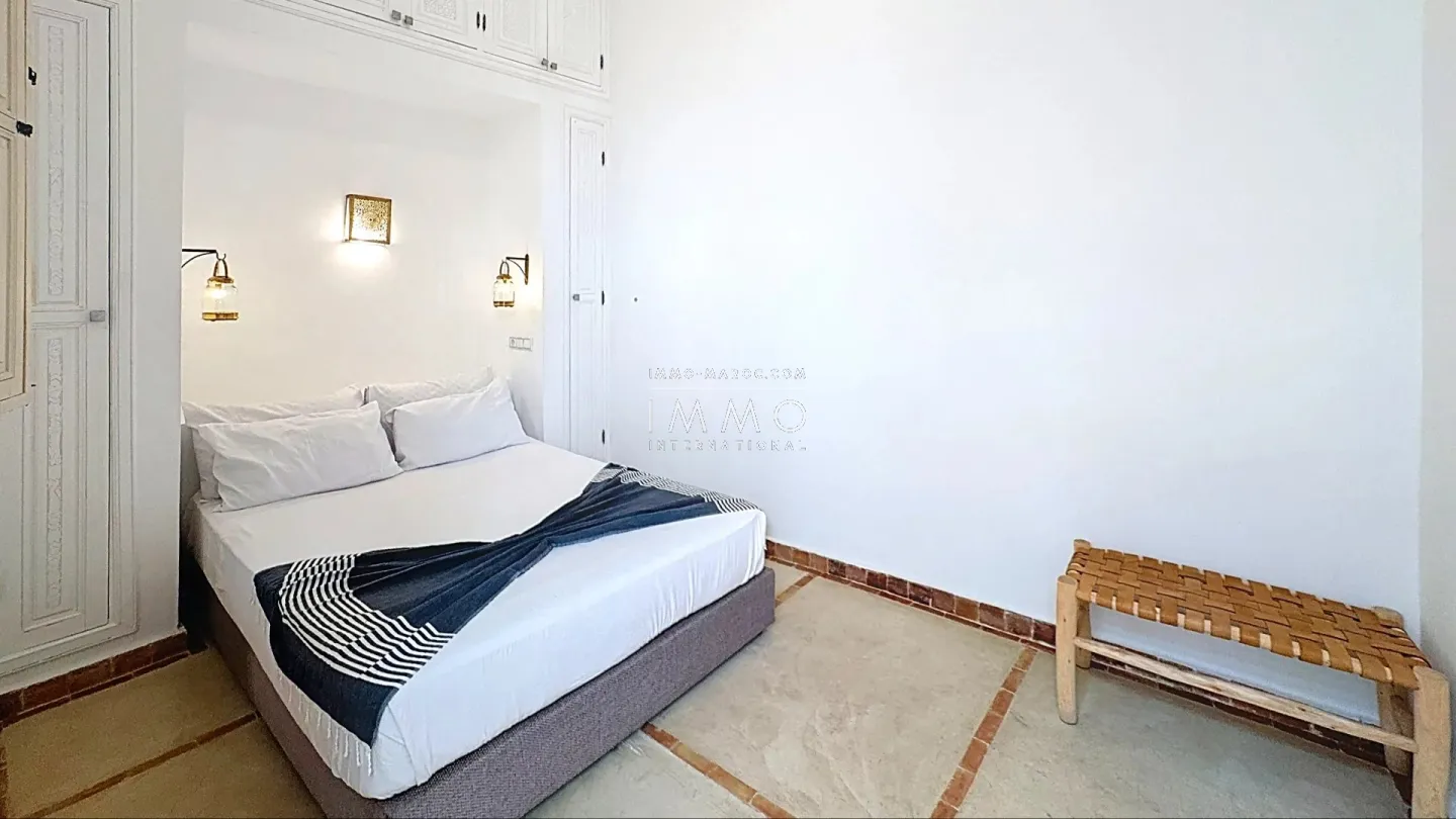 Riad à vendre – kasbah – 4 chambres – bassin patio – toit couvrant électrique – clé en main – maison d'hôtes possible