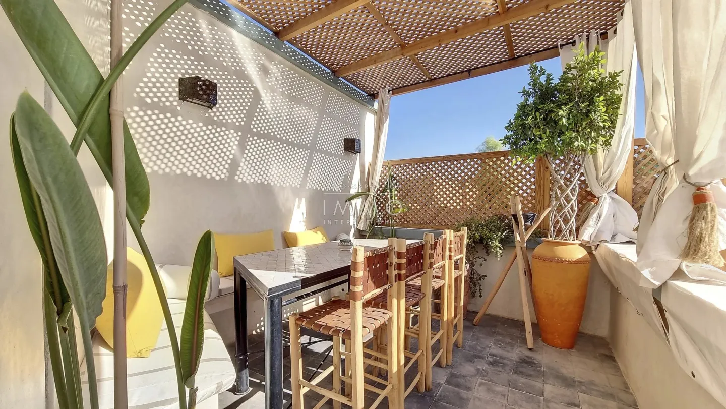 Riad à vendre – riad laarouss – 4 chambres – piscine – vue atlas & toits médina – accès voiture – maison d'hôtes possible
