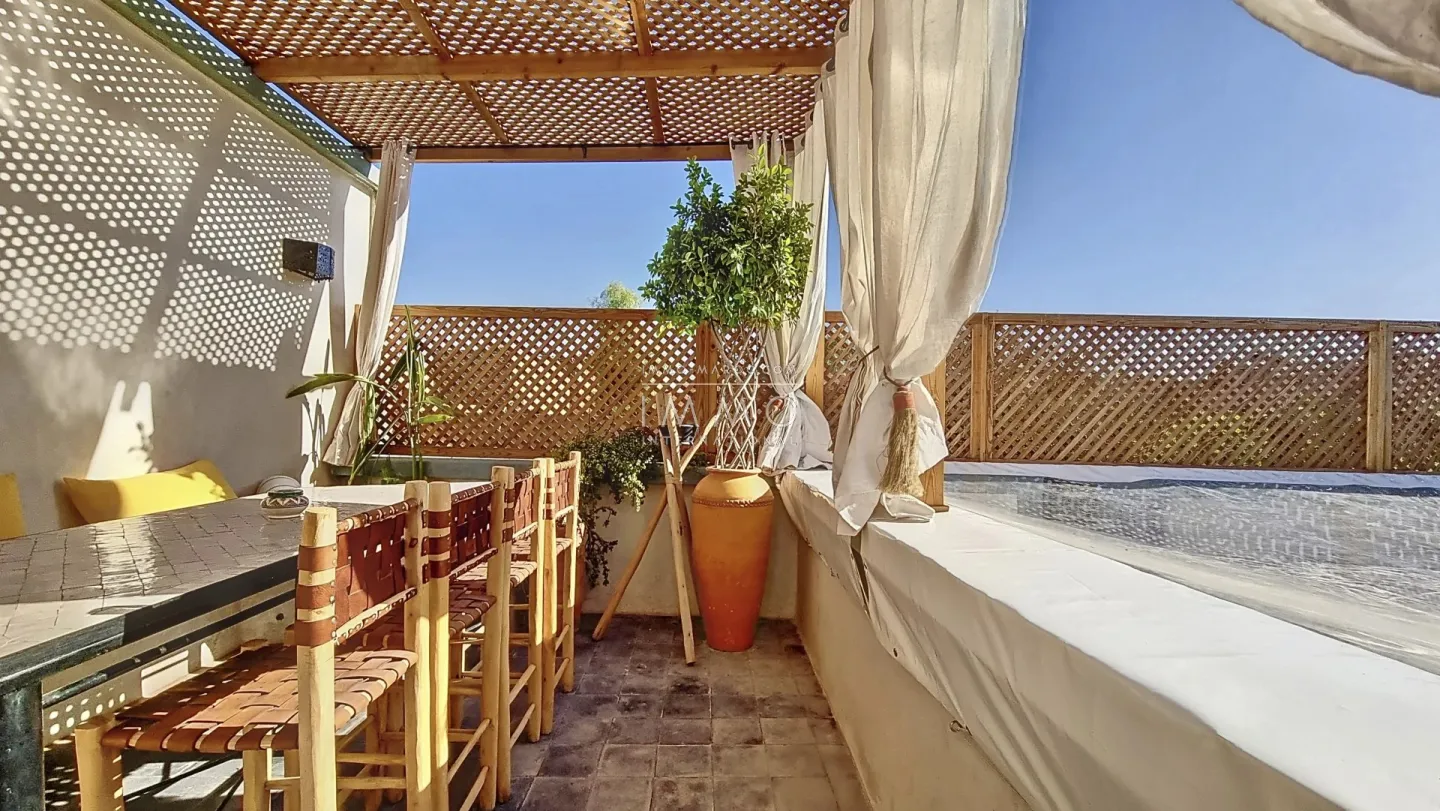Riad à vendre – riad laarouss – 4 chambres – piscine – vue atlas & toits médina – accès voiture – maison d'hôtes possible