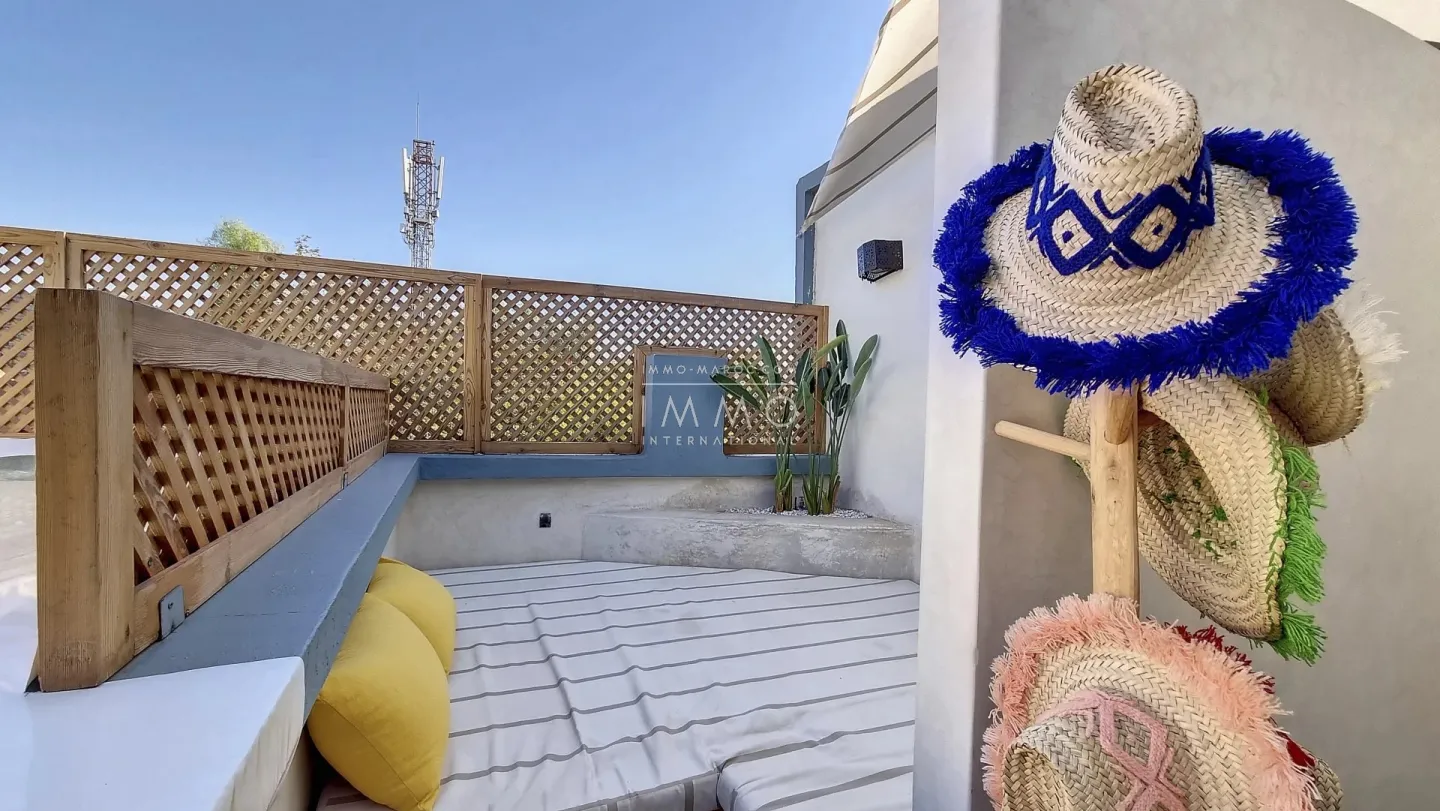 Riad à vendre – riad laarouss – 4 chambres – piscine – vue atlas & toits médina – accès voiture – maison d'hôtes possible