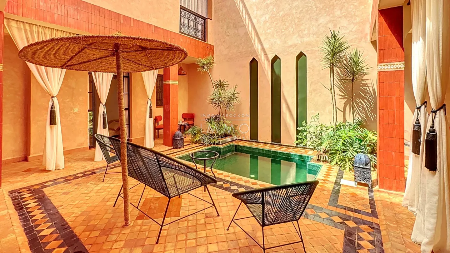 Riad à vendre – riad larousse – 4 chambres – titré – bassin chauffé – rénové matériaux nobles – maison d'hôtes possible