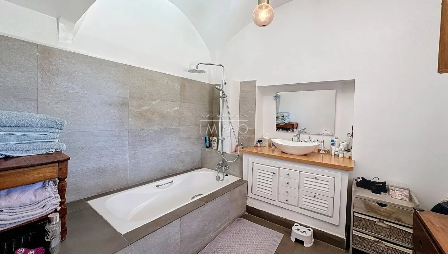 Villa de plain-pied à vendre à targa – 6 chambres – terrain 1 300 m² sans vis-à-vis