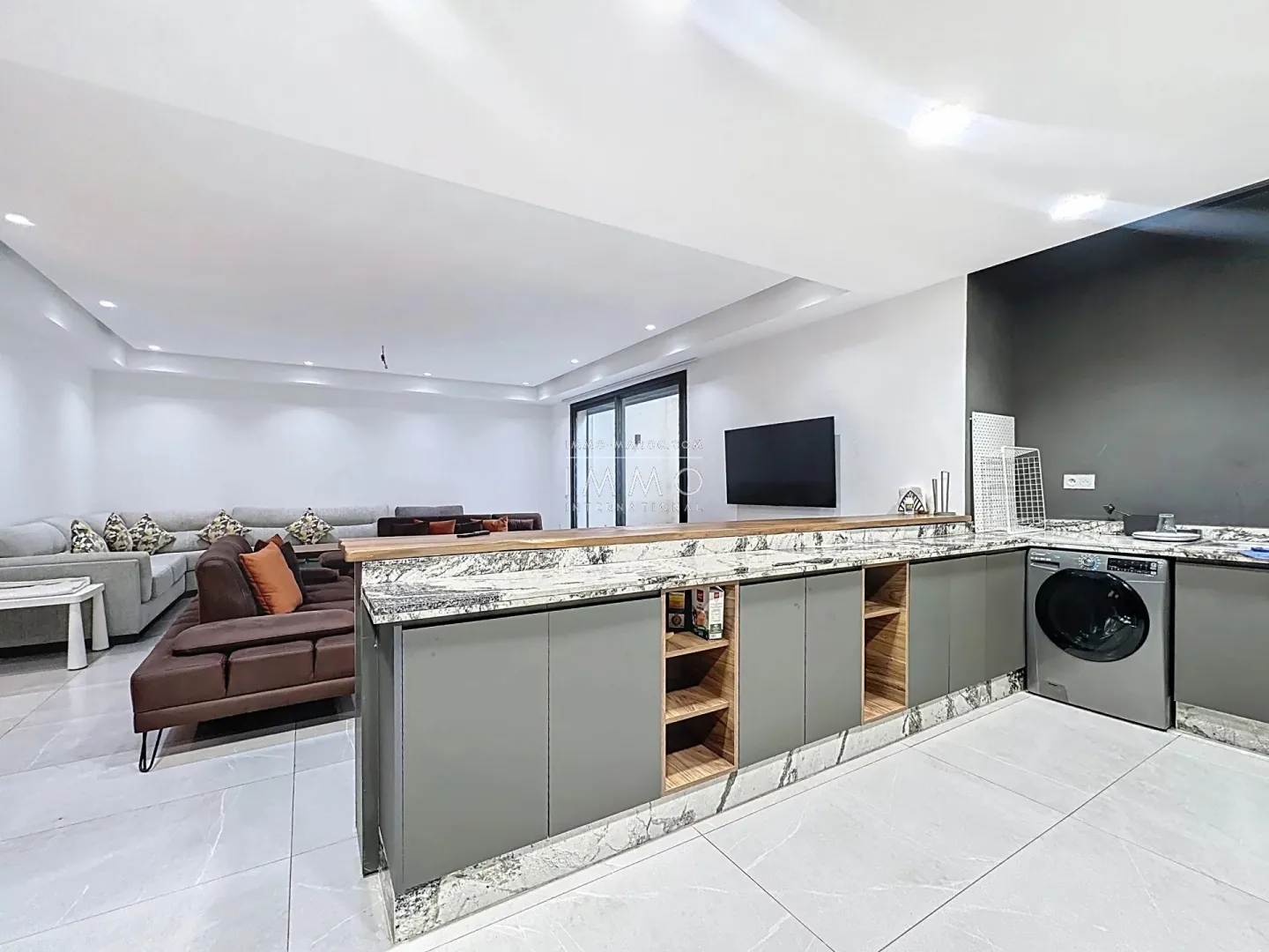 Villa à vendre marrakech – 5 suites – 590 m² – terrain 294 m² + 250 m² jouissance – hammam sauna cinéma – meublée sketch