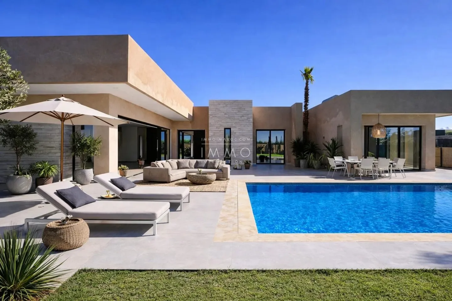 Villa contemporaine plain-pied sur 1350 m2 de terrain