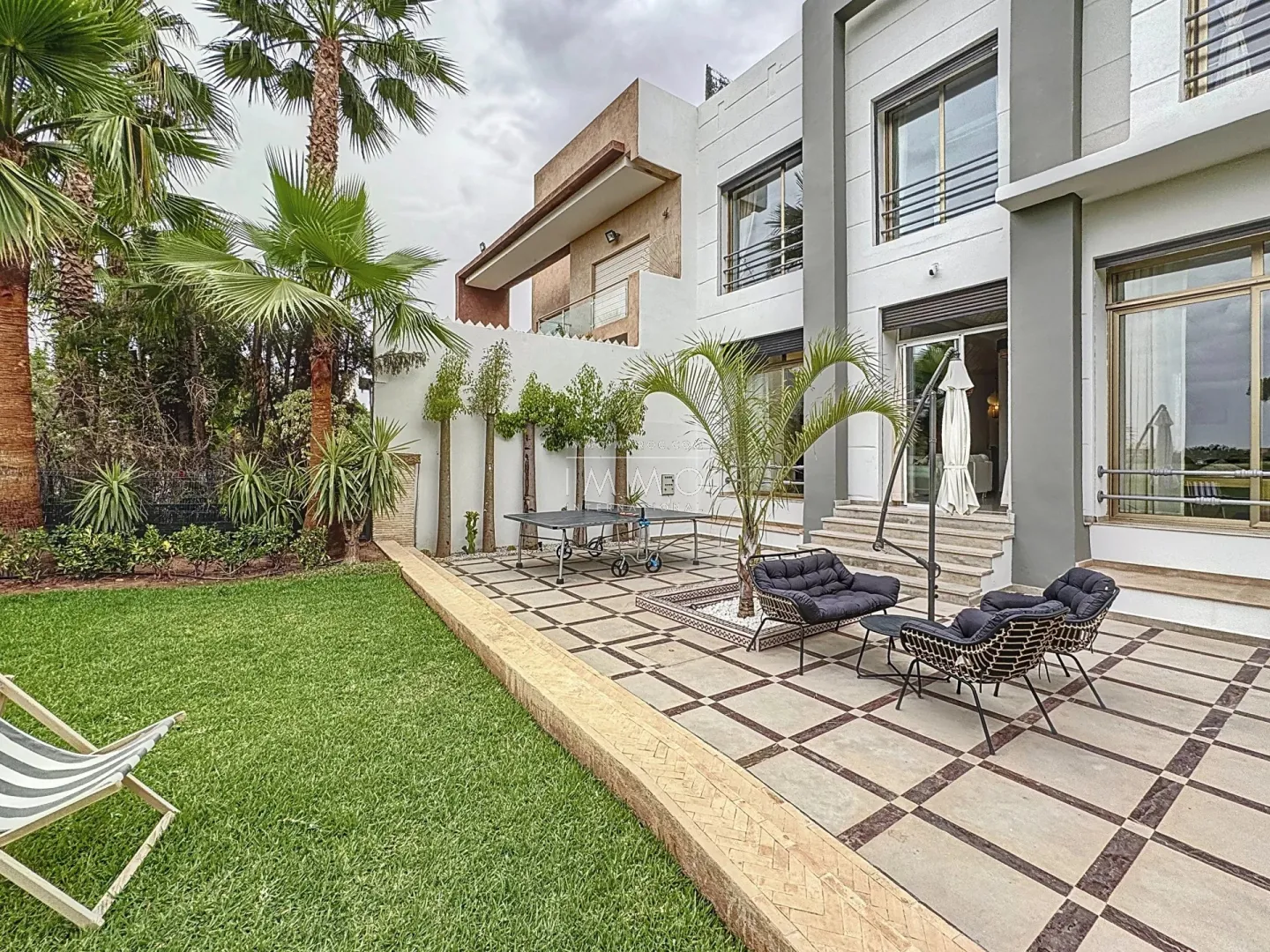 Villa à vendre en front de golf argan marrakech – 4 suites – 350 m² – piscine chauffée.