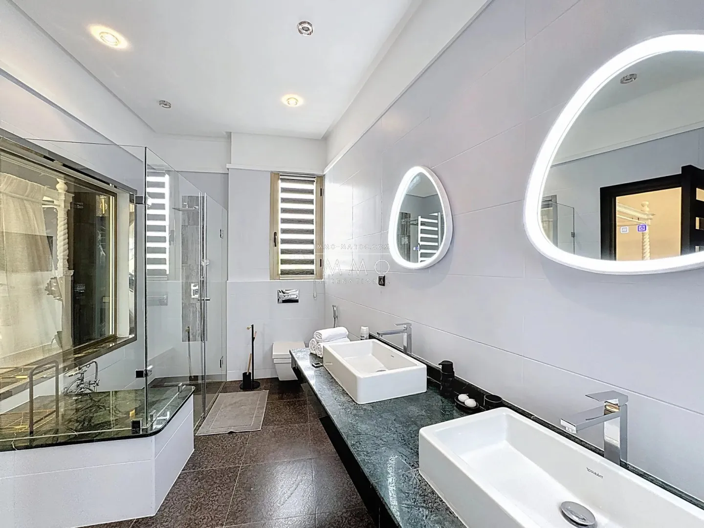 Villa à vendre en front de golf argan marrakech – 4 suites – 350 m² – piscine chauffée.